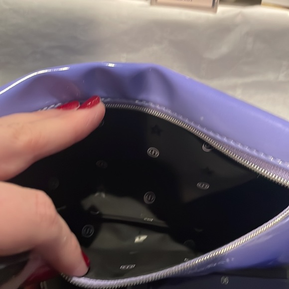 Dior highlighter with brush and makeup bag - Picture 7 of 9